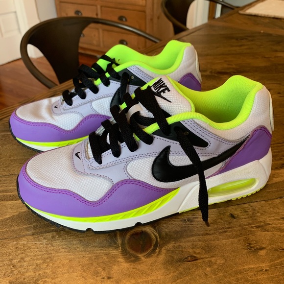 Nike Shoes - Nike Air